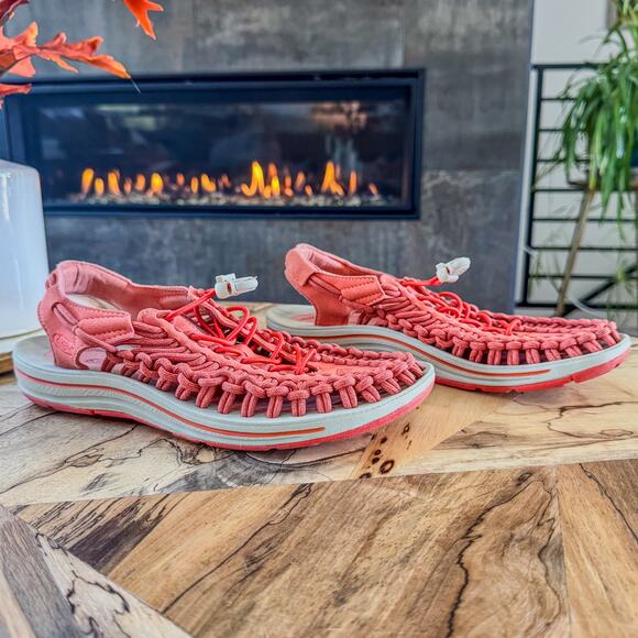 KEEN Uneek Slice Fade Two Cord Adjustable Fit Sandals, Summer Fig/Crabapple, 9 - Picture 3 of 9